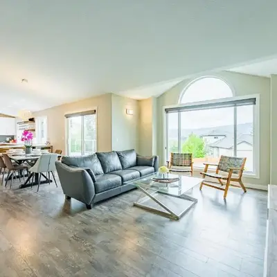 Cozy 5BD House in North Mission Crawford