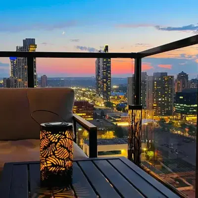 LUXURY Downtown Sunset Getaway - Your Home Away From Home - Fully Stocked Kitchen
