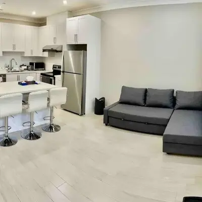 温西民宿 Vancouver West Quiet Home