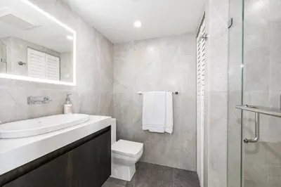 Gallery image of Amazing Location - 2BDRM/2BATH - right on Robson in Vancouver