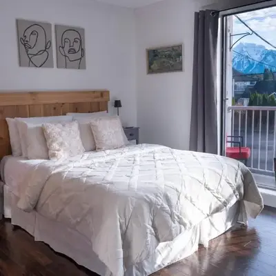 Wanderlust Studio Suite with Private Patio