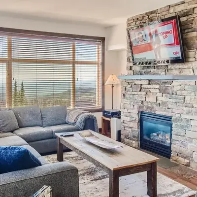 The Crescent 201 by Okanagan Premier