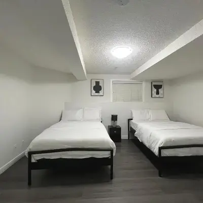 Cozy 3 beds Suite Near Calgary Airport Sleeps 6