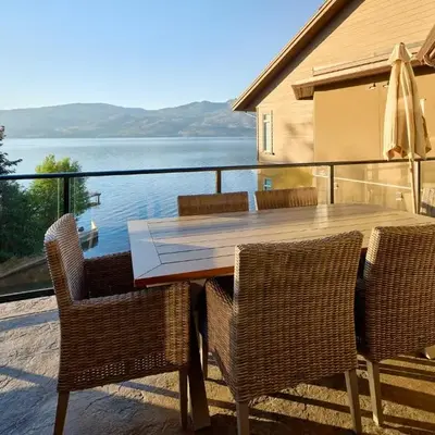 Lakeside Luxe Haven