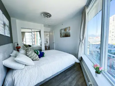 Gallery image of Downtown 4bd 2ba View Skytrain 2 Free Parking in Vancouver