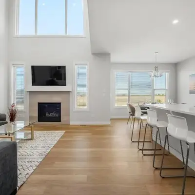 Bright & Spacious 3 Beds Luxury Home in SE Calgary