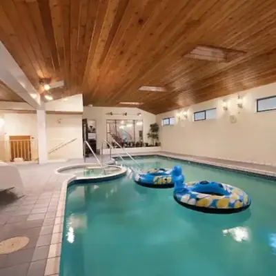 Westside Pool Home-8 min to Downtown