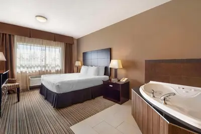 Gallery image of Best Western Plus Peace River Hotel & Suites in Peace River