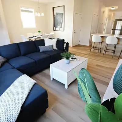 Central 3 Queen Beds