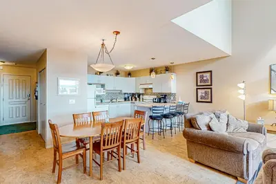 Gallery image of SnowCrest Village, Unit 5A in Big White