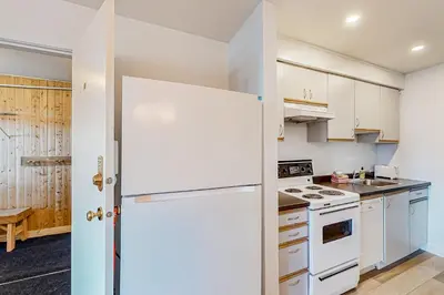 Gallery image of SnowCrest Village, Unit 5B in Big White