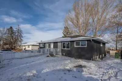 Gallery image of Accessible/PetFriendly-2bedSuite in Calgary
