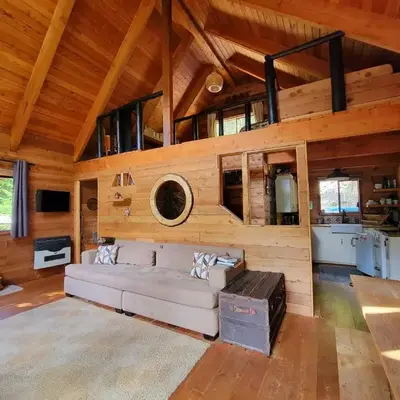Romantic Off-Grid Cabin by Glacier lake