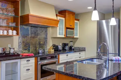 Gallery image of Chinook Manor in Canmore