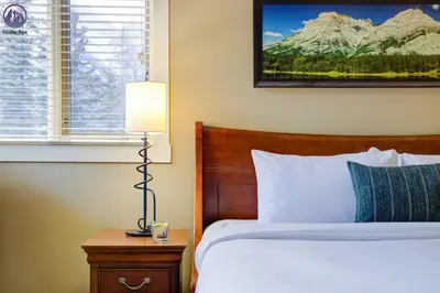 Gallery image of Chinook Manor in Canmore