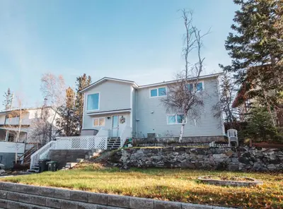 Gallery image of Yellowknife Downtown Toboggan Hill Retreat in Yellowknife