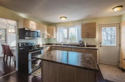 Gallery image of Yellowknife Downtown Toboggan Hill Retreat in Yellowknife