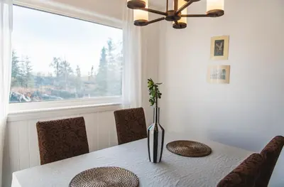 Gallery image of Yellowknife Downtown Toboggan Hill Retreat in Yellowknife