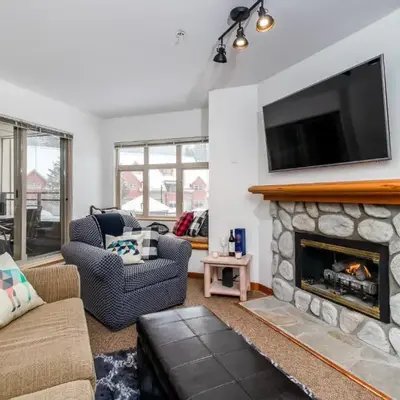 Creekside Slopeside 1BR with pool