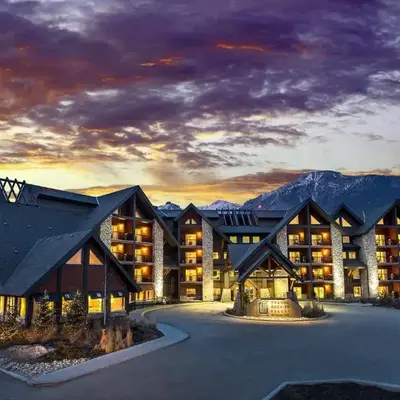 Sweet Condo Canmore GR：）