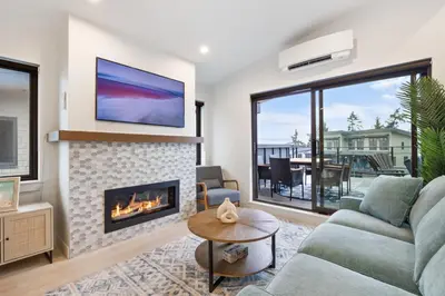 Gallery image of Ocean View Town House #4 at THE BEACH HOUSE! in Campbell River