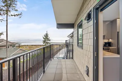 Gallery image of Ocean View Town House #4 at THE BEACH HOUSE! in Campbell River