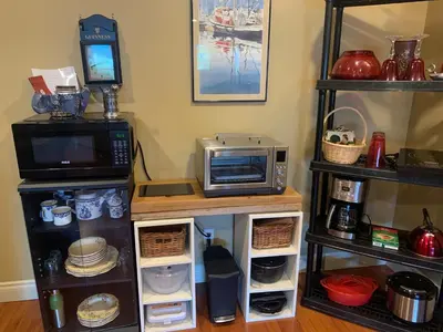 a kitchen with a microwave oven and a microwave at Shoreside Private room in Sechelt