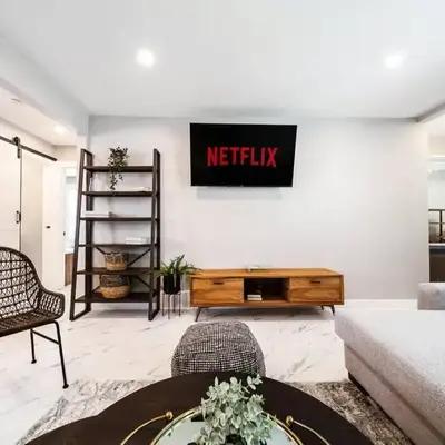 Park Life Retreat - King Bed - Pet Friendly - Sleeps 6