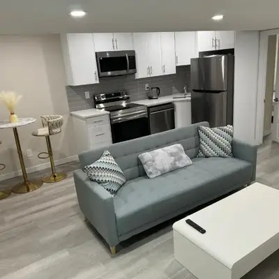 Brand new 2 Bedrooms modern guest suite with separate entrance