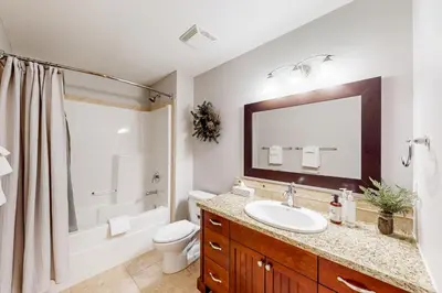 Gallery image of Snowfall Lodge 7 in Big White