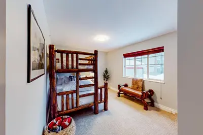 Gallery image of Snowfall Lodge 7 in Big White