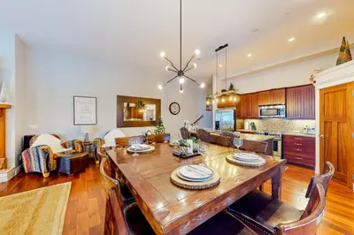 Gallery image of Snowfall Lodge 7 in Big White