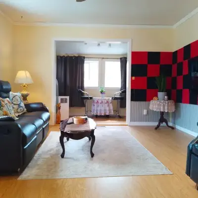 Cozy Red Deer Suite for 3