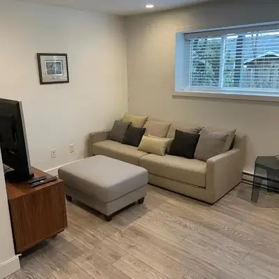 Large 2 bedroom private suite !