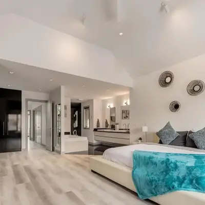 Newly Renovated Vacation Home w/ Hot Tub & Garage