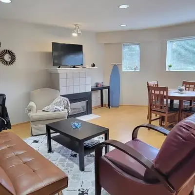 Cheerful 2BR suite