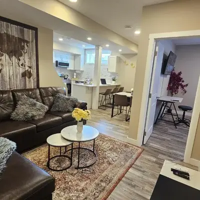 Luxury Basement Suite with 2 Bedrooms