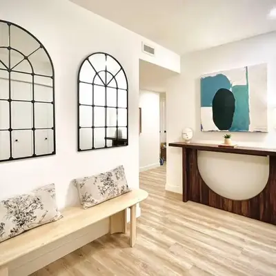 T201 Brand NEW Downtown Canmore 3BD & 2BT