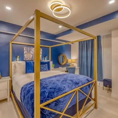 Art Deco Broadway Queen Room
