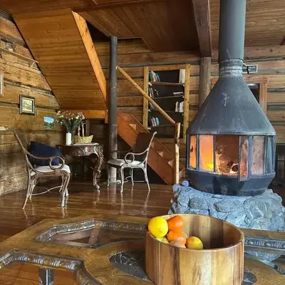 Rustic Beaverfoot Lodge Room N8