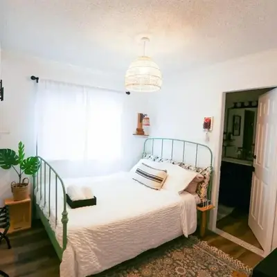 Chic Artistic Studio Suite Exceptional Luxury with Everything You Need NO need to SHARE Room