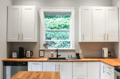 Gallery image of Sooke Getaway - Relax & Recharge in Nature, Private 7min to Sooke in Sooke