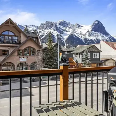 T202 BRAND NEW! The Mountain's Call- Mountain View Stay