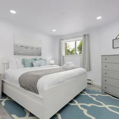 Serenity 1BR & 1 DEN Home at Folsom Ave
