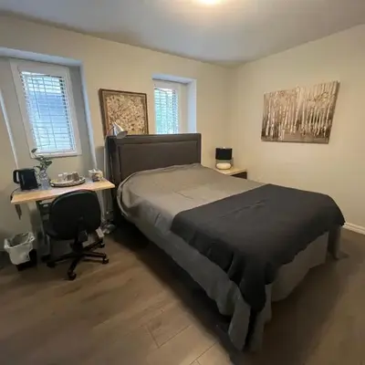 Vancouver Airport 7 mins away Cozy room Richmond near YVR