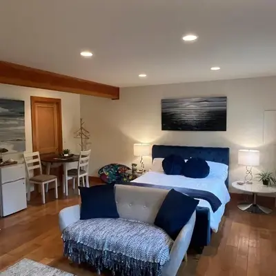 A Seaside Jacuzzi Escape in Parksville