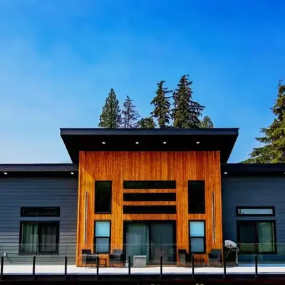 LuxQuarters Bumbleberry Guest House