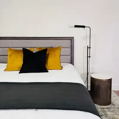Modern King Room Private Ensuite Vancouver West