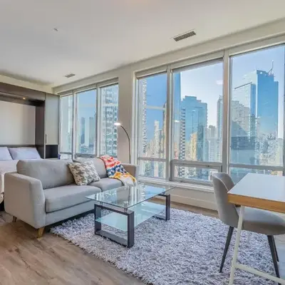 Gorgeous City Views Central Studio Walk to Seawall