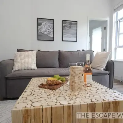 Whistler Village 2BR 2BA Top-Floor Condo with Hot Tub and Parking
